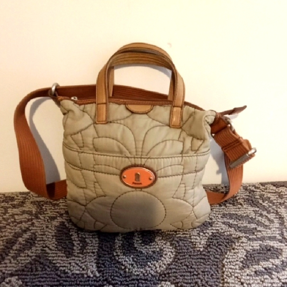 Fossil Key-per Tan Beige Qiulted Floral Nylon Crossbody Womens